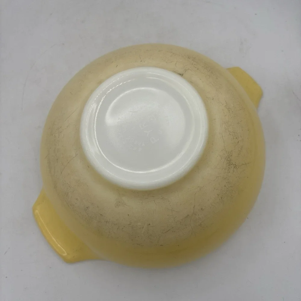 Vintage Pyrex Mixing Bowl Yellow Cinderella Nest 443 2 1/2 Qt Tab Handles USA